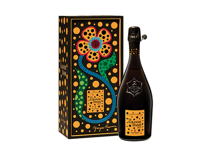 【VEUVE CLICQUOT LA GRANDE DAME × YAYOI KUSAMA】将在伊势丹新宿店本馆1楼的“The Stage”上举办世界首次销售纪念活动。